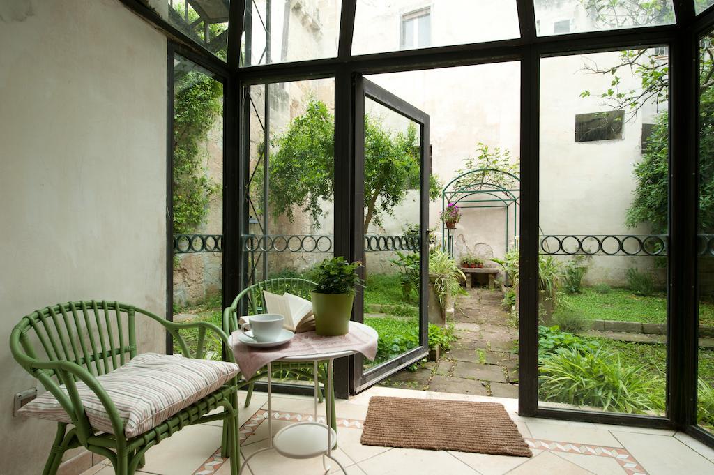 Casa D'Artista Suite & Garden Лече Стая снимка