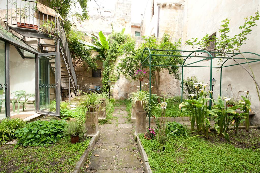 Casa D'Artista Suite & Garden Лече Екстериор снимка