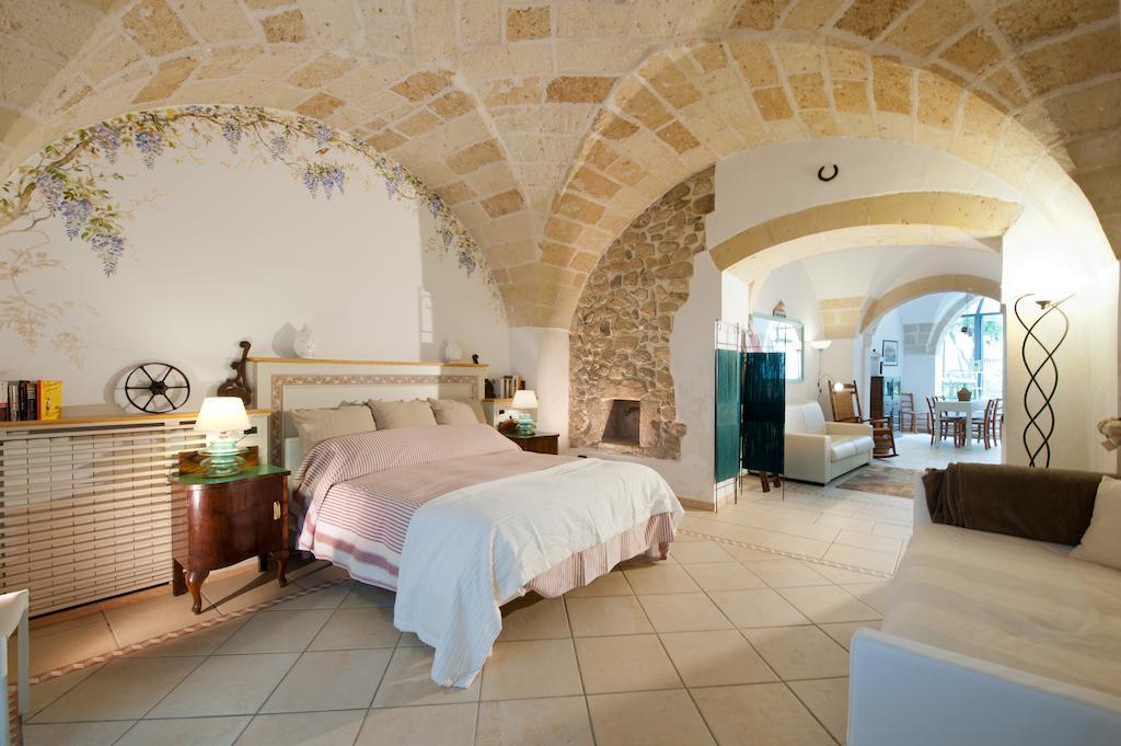 Casa D'Artista Suite & Garden Лече Екстериор снимка