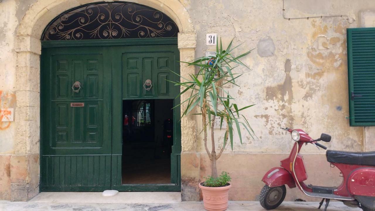 Casa D'Artista Suite & Garden Лече Екстериор снимка